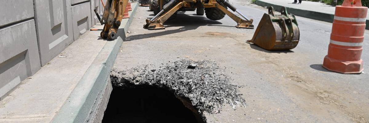 Reparan socavón en Circuito Potosí