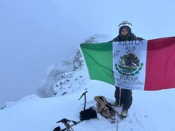 Xililense conquistó al Volcán Cotopaxi